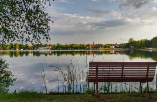 Krakow am See Apartment | Ferien direkt am Wasser mit Hund