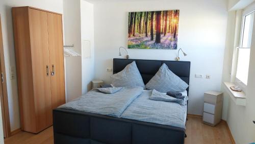 Godelheim House | Ferienapartment MW 2b Höxter Weserbergland an der Weser inkl Küche, Wäsche, LAN, Parkplatz, Self CheckIn