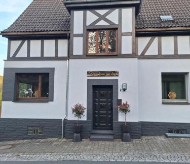 Deifeld House | Ferienhaus am Bach