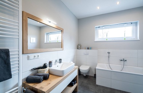 Brunzow House | Ferienhaus Barrierefrei in Ruhiger Randlage mit Moderner Ausstattung