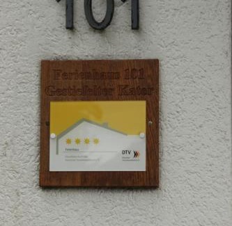 Seepark Kirchheim House | Ferienhaus "Gestiefelter Kater" am See im Bergland