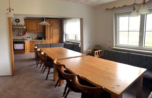 Baerenstein House | Ferienhaus in Bärenstein bei grünen Hügeln
