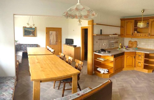 Baerenstein House | Ferienhaus in Bärenstein bei grünen Hügeln