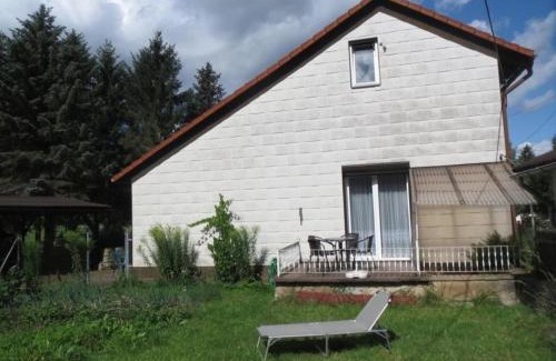 Wutha-Farnroda House | Ferienhaus In Ruhiger Lage In Der Nähe Zahlreicher Wanderrouten, Reitmöglichkeit