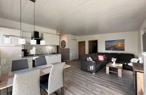 Usedom House | "Ferienhaus Zecherin" on the island of Usedom with a view of the Peene