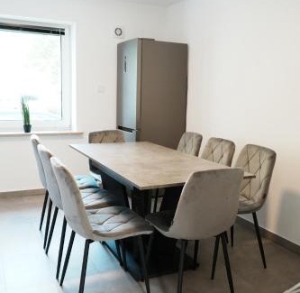 Guenzburg Apartment | Ferienhaus Zentral, nahe Legoland und Stadtmitte, Flussblick - Perfekt für Familien, Geschäftstreffen, Monteure und mehr!