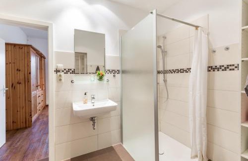 Wenkendorf Apartment | Ferienhof Marquardt Fewo Gartenblick