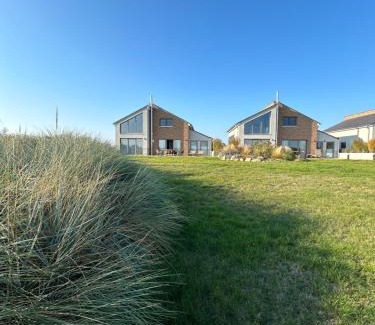 Lobnitz House | Ferienresort - idyllisches Ferienhaus mit Privatstrand und Sauna in der Nähe von Leipzig #HausEni