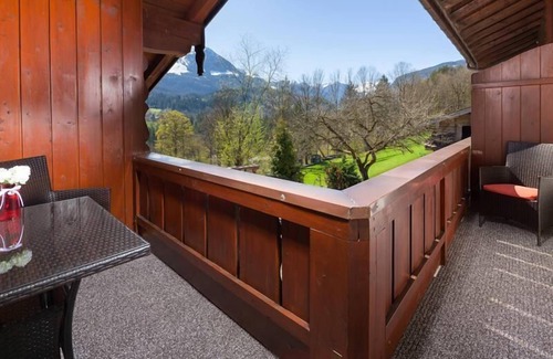 Schoenau am Koenigssee Apartment | Ferienwohnung Kehlstein, 2 Personen, 1 separates Schlafzimmer, Dusche/WC, Balkon 45 qm