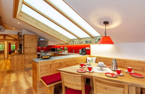 Unterwoessen Apartment | Ferienwohnnung Hochplatte, 115 m², 1-6 Personen, 3 Schlafzimmer, Wohnküche, 2 x Du/WC, Balkon, WLAN
