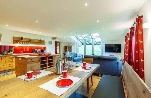 Unterwoessen Apartment | Ferienwohnnung Hochplatte, 115 m², 1-6 Personen, 3 Schlafzimmer, Wohnküche, 2 x Du/WC, Balkon, WLAN