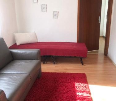 Siegen Apartment | Ferienwohnung 1-5 schlafplätze ZG