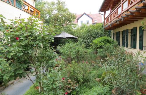 Zwenkau Apartment | Ferienwohnung 2 am Zwenkauer See-frisch renoviert