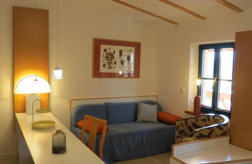 Zwenkau Apartment | Ferienwohnung 2 am Zwenkauer See-frisch renoviert