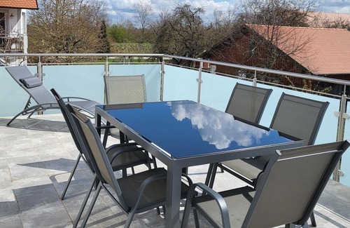 Feuchtwangen Apartment | Ferienwohnung 2 mit Balkon und Whirlwanne