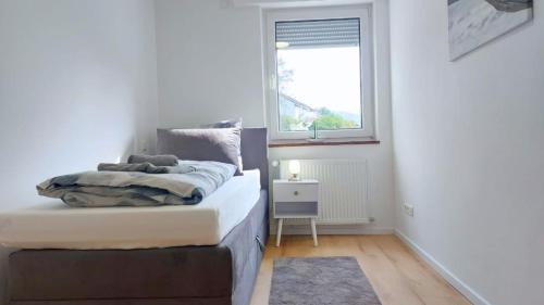 Oberkochen Apartment | Ferienwohnung 3-4P l 2 SZ I Bad l Balkon l Bergblick l fußläufig zu Zeiss, Hensoldt
