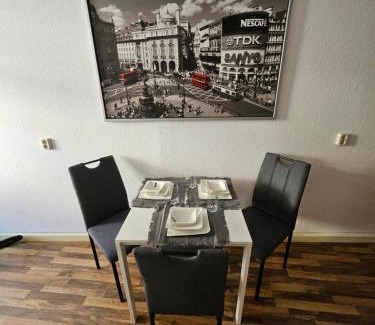 Zittau Apartment | FERIENWOHNUNG 50m2 APARTMENT in ZITTAUER STADTZENTRUM INNENSTADT INNENRING TOP LAGE - WOHNEN AUF ZEIT IN ZITTAU - 1 RAUM WOHNUNG