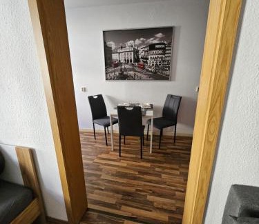 Zittau Apartment | FERIENWOHNUNG 50m2 APARTMENT in ZITTAUER STADTZENTRUM INNENSTADT INNENRING TOP LAGE - WOHNEN AUF ZEIT IN ZITTAU - 1 RAUM WOHNUNG