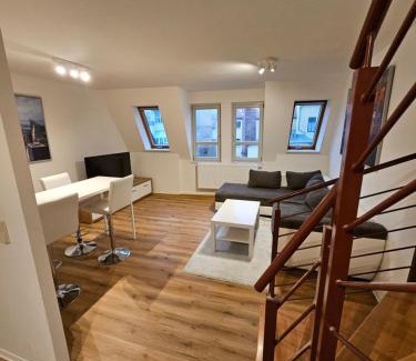 Zittau Apartment | FERIENWOHNUNG 57m2 APARTMENT 2 RAUM MAISONETTEN WOHNUNG im ZITTAUER STADTZENTRUM INNENSTADT INNENRING TOP LAGE MARKT UND RATHAUS NÄHE