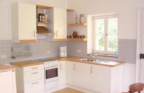 Bernried Apartment | Ferienwohnung Altes Schulhaus in Leithen - Bernried