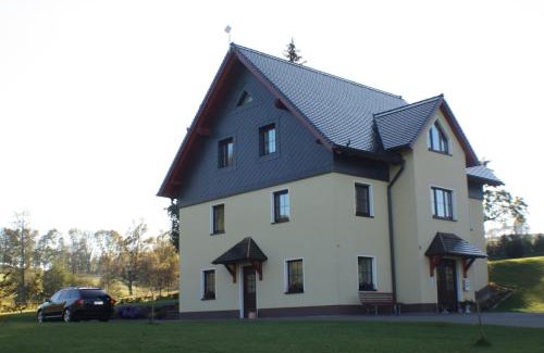 Dorfchemnitz Apartment | Ferienwohnung am Erlermuhlenbach