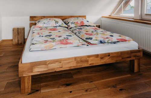 Schonfeld Apartment | Ferienwohnung am Rennberg