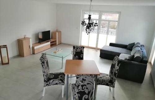 Bad Berleburg Apartment | Ferienwohnung am Schloßpark