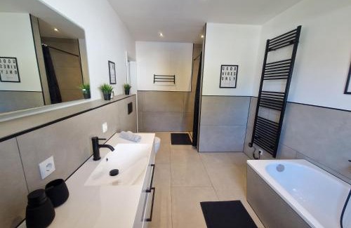 Borken Apartment | Ferienwohnung am See - Obergeschoss - Ruhige Lage - Eigener Garten