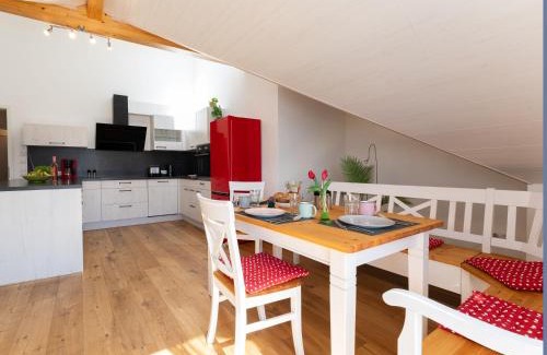 Germaringen Apartment | Ferienwohnung Anemone - 4 Zimmer mit Bergblick & Alpenflair