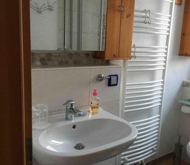 Horchheim Apartment | Ferienwohnung Apartment Doppelzimmer in der Villa Naturpark Rheinblick, ruhig, Aussicht, Pool