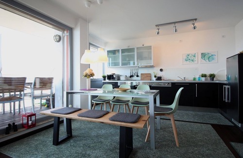 Altefaehr Apartment | Ferienwohnung Bellevue - Panoramablick auf Sund - Ferienwohnung Bellevue