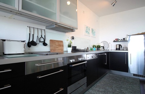 Altefaehr Apartment | Ferienwohnung Bellevue - Panoramablick auf Sund - Ferienwohnung Bellevue