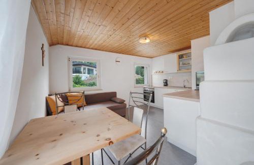 Vollan Apartment | Ferienwohnung Bergblick-schlosshof