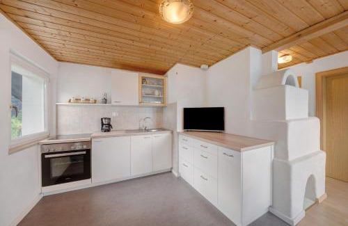Vollan Apartment | Ferienwohnung Bergblick-schlosshof