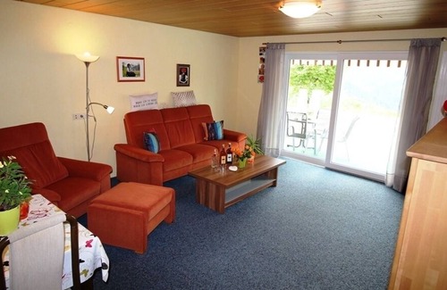 Wolfach Apartment | Ferienwohnung Berghansenhof, zwei Schlafzimmer, modernes Bad und Küche, Panoramafenster und Terrasse