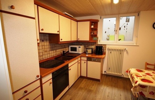 Wolfach Apartment | Ferienwohnung Berghansenhof, zwei Schlafzimmer, modernes Bad und Küche, Panoramafenster und Terrasse