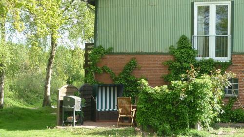 Burg Apartment | Ferienwohnung Bornhöft