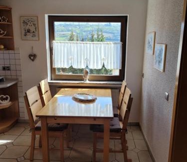 Kobern-Gondorf Apartment | Ferienwohnung Burg- und Moselblick