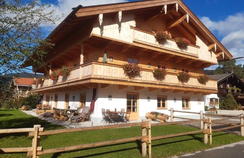 Staudach Apartment | Ferienwohnung Edelweiß - Ferienwohnungen Bergbleamal