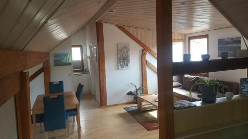 Poppenhausen Apartment | Ferienwohnung Elena