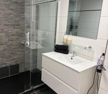 Schoenwies Apartment | Ferienwohnung für Gruppen oder Familien