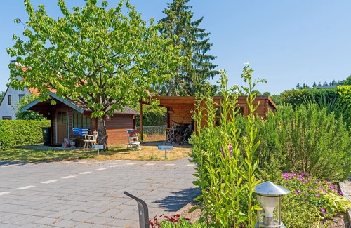 Malente Apartment | Ferienwohnung Hütt 2 mit Balkon im Haus Hüttmann in Bad Malente