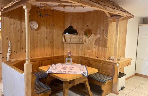 Saaldorf-Surheim Apartment | Ferienwohnung Handweberei Huber