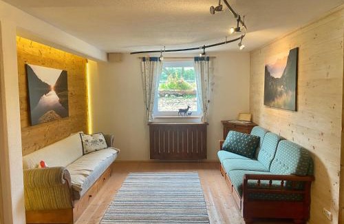 Saaldorf-Surheim Apartment | Ferienwohnung Handweberei Huber
