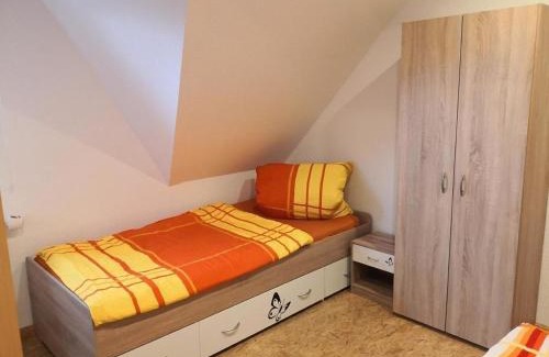Emden Apartment | Ferienwohnung Haus Am Wasser In Emden