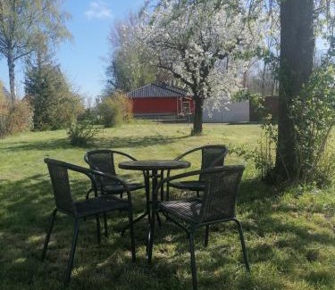 Blumenberg Apartment | Ferienwohnung III Sarrebriese