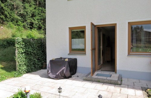 Weissenstadt Apartment | Ferienwohnung im 1. Stock mit kleiner Terrasse