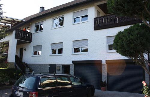 Goessweinstein Apartment | Ferienwohnung im Grünen