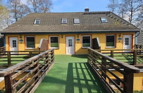 Neukloster Apartment | Ferienwohnung im Landschaftsschutzgebiet, mit Dachzimmer und Terrasse zum See mit hauseigenem Bade-Steg