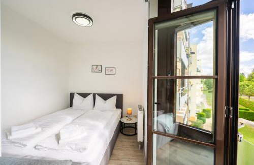Gera Apartment | Ferienwohnung in Gera Lisa, Sehr ruhige Lage, Blick ins Grüne, Hochwertig renoviert, WLAN und Parkplatz GRATIS